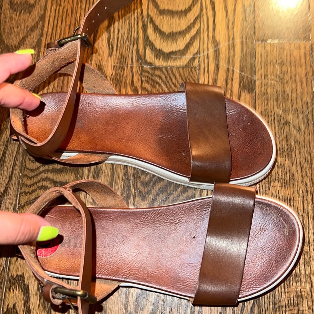 Mia summer shoes. Very comfortable and gives a good height